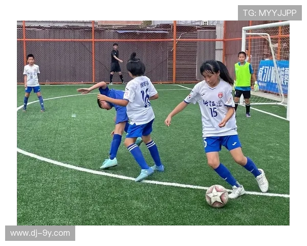 嘟嘟熊足球:探索儿童足球成长之路,培养未来的小小球星 嘟嘟熊足球:探索儿童足球成长之路,培养未来的小小球星